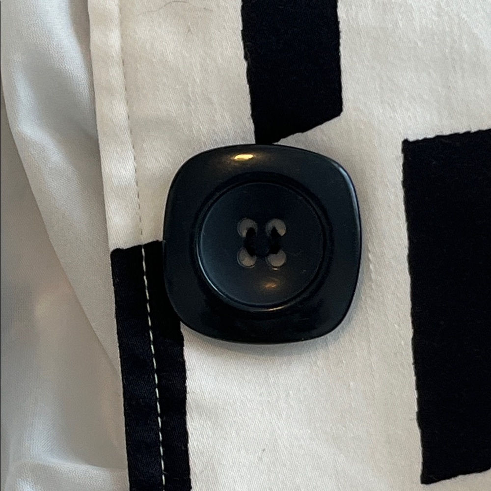 Luii Black and White Trench Coat - Picture 3 of 5